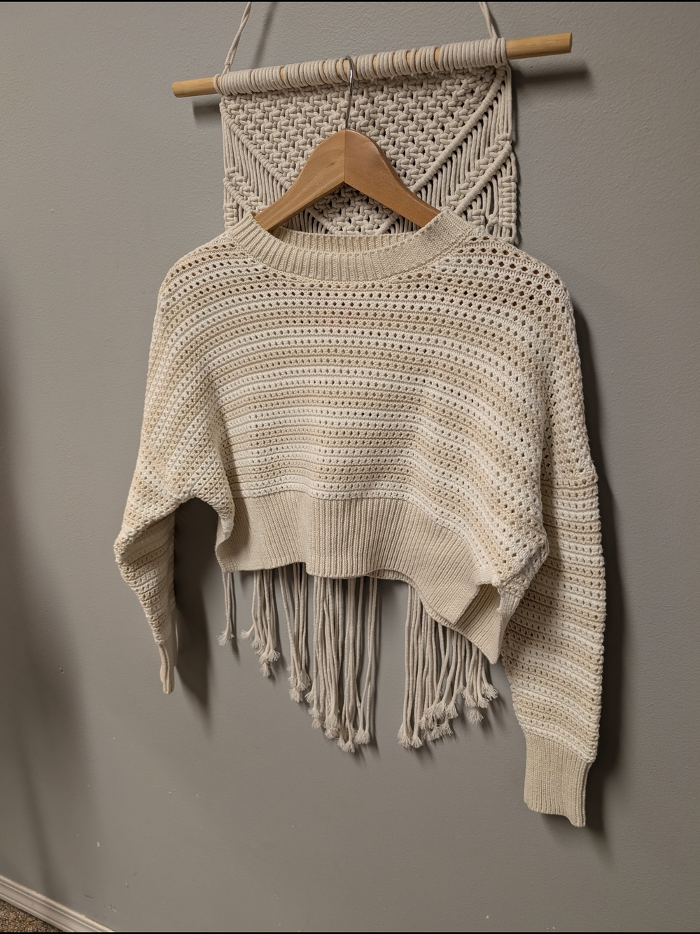 moon & madison Cropped Sweater XS